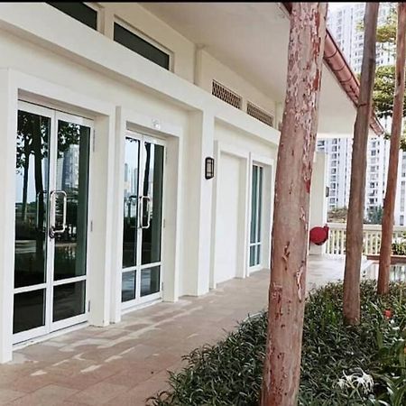 Straits Quay Marina Suites Penang 3E By Aurorahomes Bagan Jermal Exterior photo